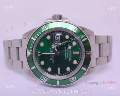 Classic Model Rolex Submariner Green Dial Green Bezel Replica Watch: Stainless Steel 16610LV 1