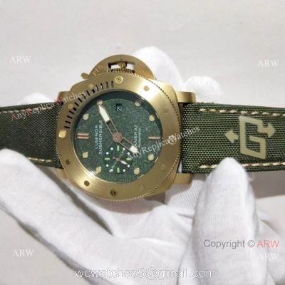 Yellow Gold Panerai Submersible Replica Watch Green Dial PAM 382 1