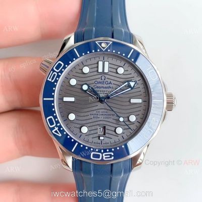 (OM)Grade 1A Omega Diver 300m James Bond Watch Replica Gray Dial Blue Rubber Band 1