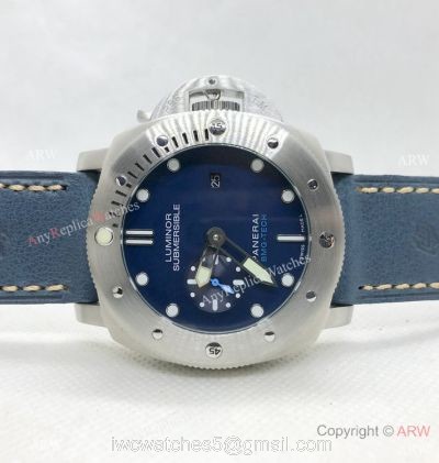 VS Factory Panerai Luminor Submersible PAM 692 Blue Dial Automatic Replica Watch 1
