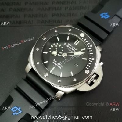 Copy Panerai Submersible PAM 389 Men Watch Blue Logo Rubber Strap 1