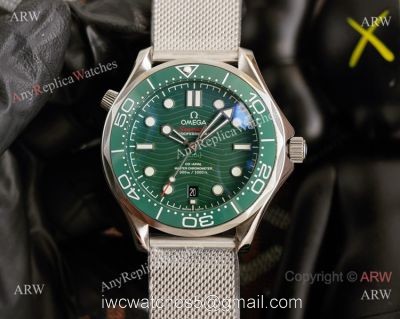 2021 New! Replica Omega Seamaster Diver 300M Watch Green Ceramic Bezel 1
