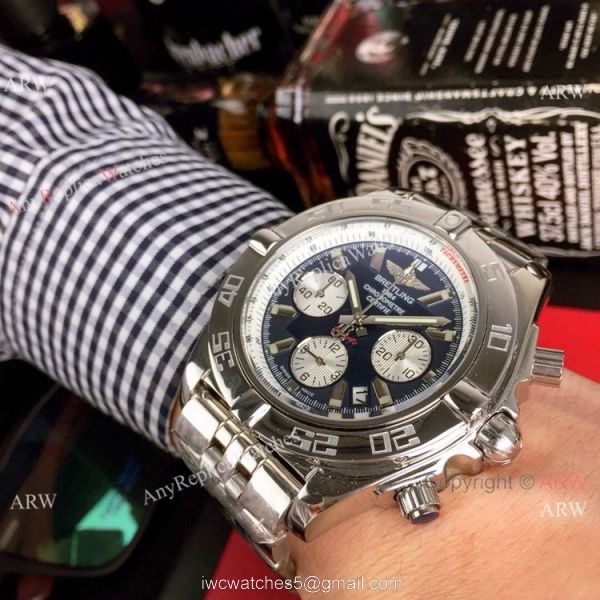 Replica Breitling Chronomat B01 43MM Watch White Subdials 1