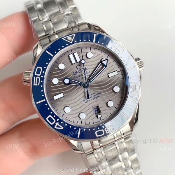OM Factory Omega Seamaster 300 Replica Watch Stainelss Steel Gray Face Watches 1