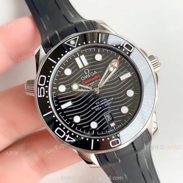 (OM Factory)Omega Seamaster 300 Replica Watch Black Rubber Strap Omega 8800 Movement 1
