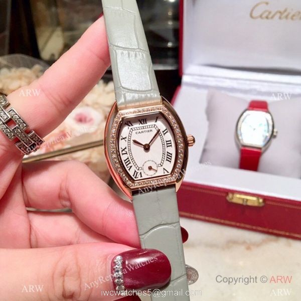 New Style Cartier Ladies Watch Gold Case White MOP Dial 1