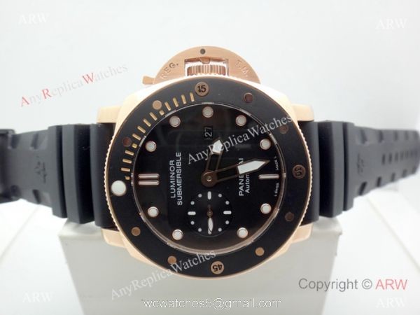 Panerai Submersible Rubber Strap PAM684 Copy Watch Rose Gold Black Bezel 1