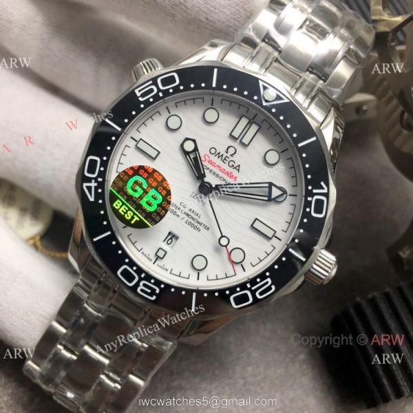 GB Factory Omega Diver 300M James Bond Replica Watch Stainless Steel White Dial Omega 8800 Movement 1