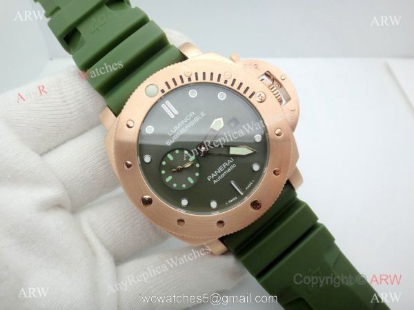 2019 New Replica Panerai Luminor Submersible Green Face Automatic Watch 1