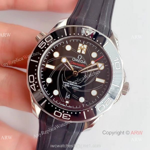 OM Factory Omega Seamaster Diver 300m Black Rubber Strap Omega 007 Replica Watch 1