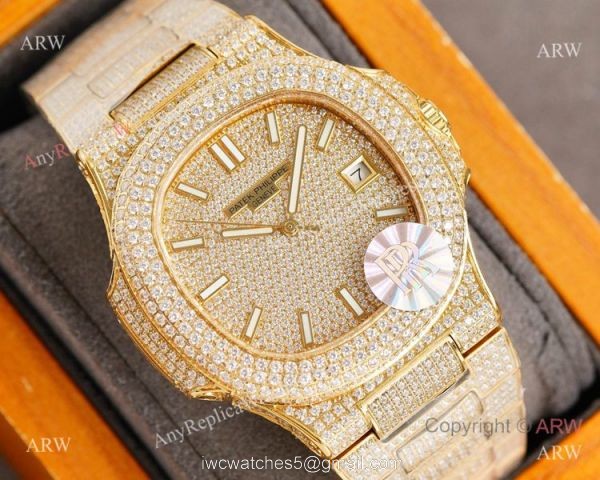 Swiss Grade Copy Patek Philippe Nautilus 9015 Ultra thin Watch 40 Diamond Dial All Gold 1