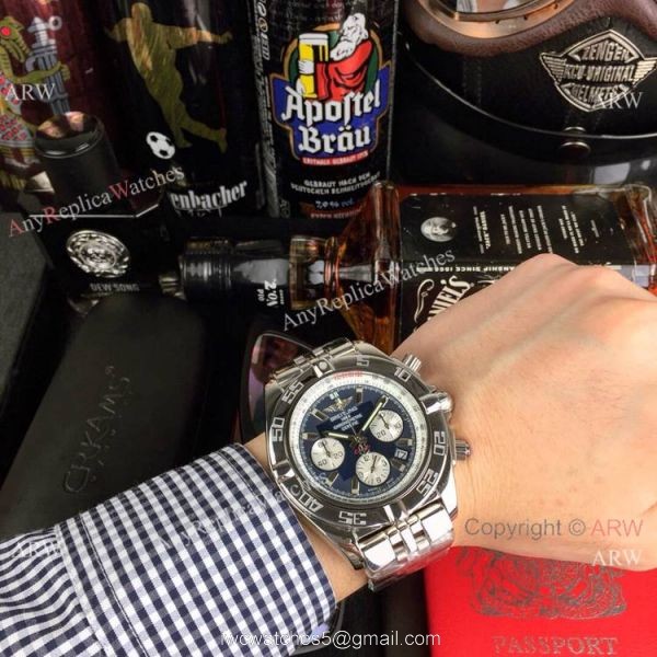 Replica Breitling Chronomat B01 43MM Watch White Subdials 2