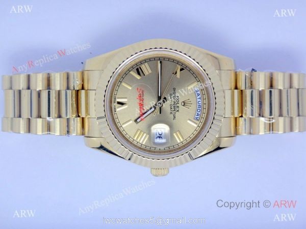 Replica Rolex Day-Date 40mm Gold Roman Dial Watch Luminous Markers 2