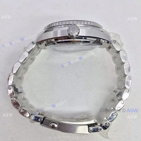 Knockoff Swiss Omega Seamaster GMT 8605 movement watch 2