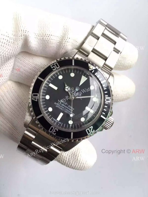 Rolex Vintage Submariner Replica Wrist White Markers Stainless Steel 40mm 2