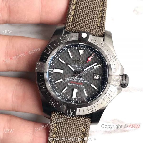 Swiss Breitling Avenger II Seawolf Replica Watch Black Carbon-Fiber Dial 2