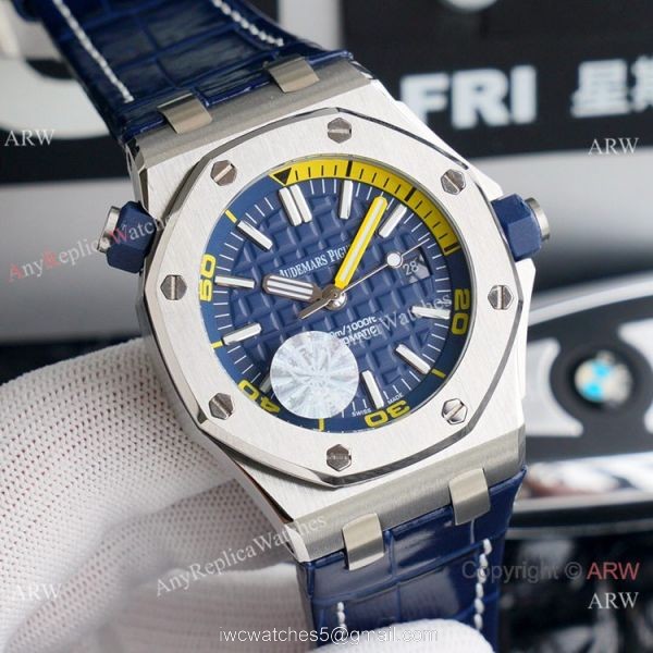 Audemars Royal Oak Offshore Diver Automatic Watches Yellow Dial 2