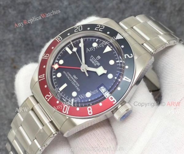 Replica Tudor Black Bay GMT Pepsi Watch For Sale Blue Red Bezel Black Dial 2
