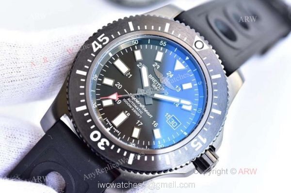 AAA Grade Breitling Superocean Swiss 2824 Watch Replica SS Black Bezel 2
