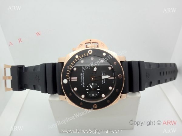 Panerai Submersible Rubber Strap PAM684 Copy Watch Rose Gold Black Bezel 2