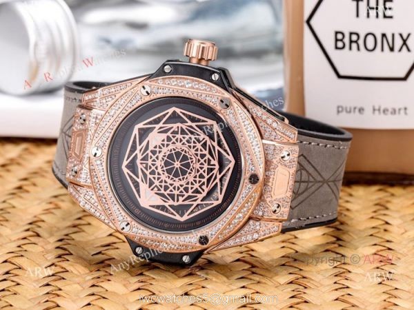 2019 Replica Hublot Big Bang Sang Bleu Iced Out Rose Gold Watches 2