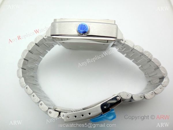 Tag Heuer Monaco Quartz Calibre 12 Replica Watch Stainless Steel Blue Red Dial 2