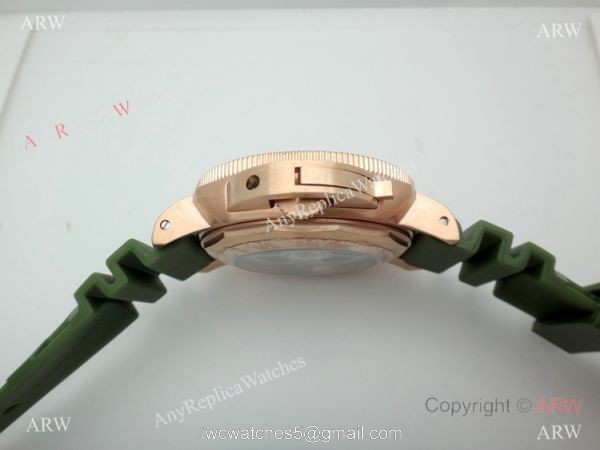 2019 New Replica Panerai Luminor Submersible Green Face Automatic Watch 2