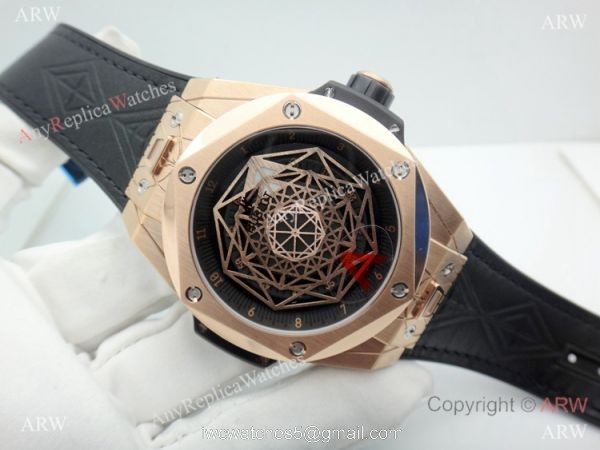 Swiss Grade 1 Hublot Big Bang Sang Bleu Rose Gold Watch HUB1213 Movement 2