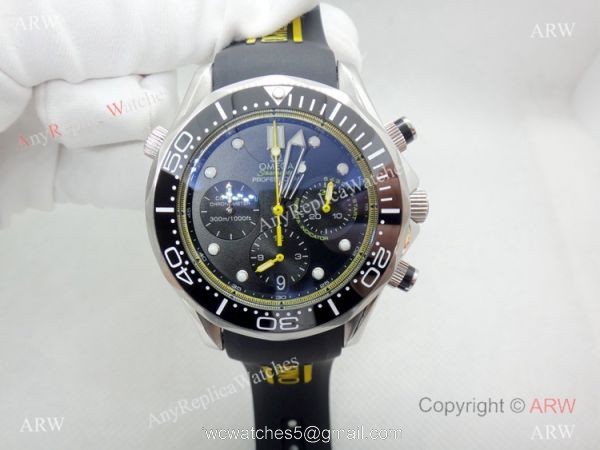 Replica Omega Seamaster Chronograph Dial Rubber Strap 2
