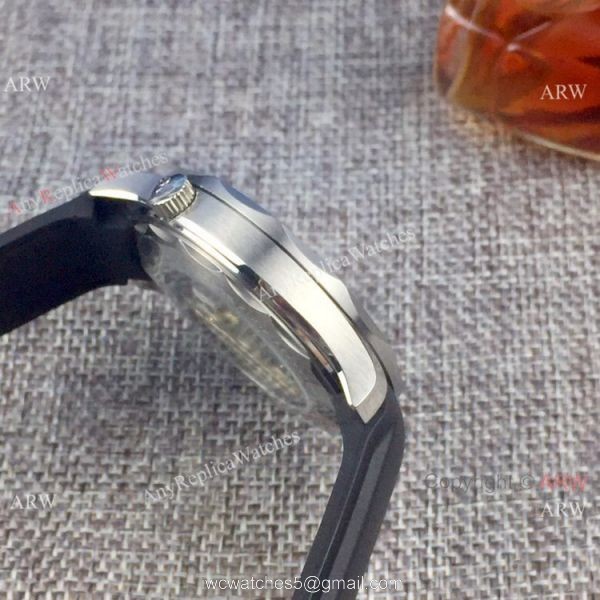 High quality Omega Commanders 007 Watch Gold Case Blue Rubber Band 2