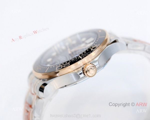 2021 Latest Swiss Grade Copy Omega Seamaster Diver 300M 42mm Watch Two Tone Rose Gold OR 8800 Movement 2