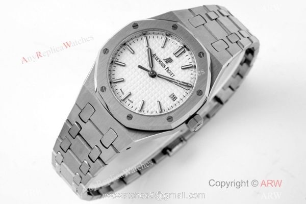2021 New Swiss Replica Audemars Piguet Royal Oak 34mm White Textured Dial Watch with Cal.5800 2