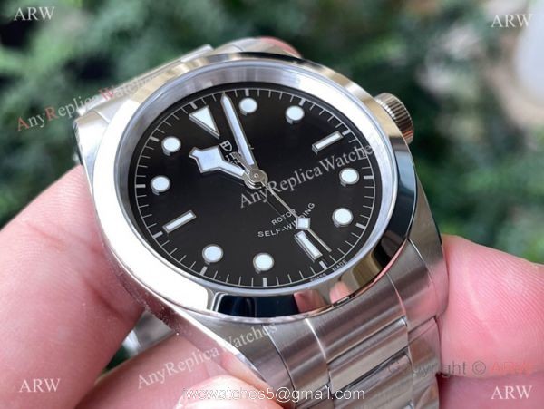 Swiss Replica Tudor Black Bay m79540 Watch Cal.2824 Movement Black Dial 2