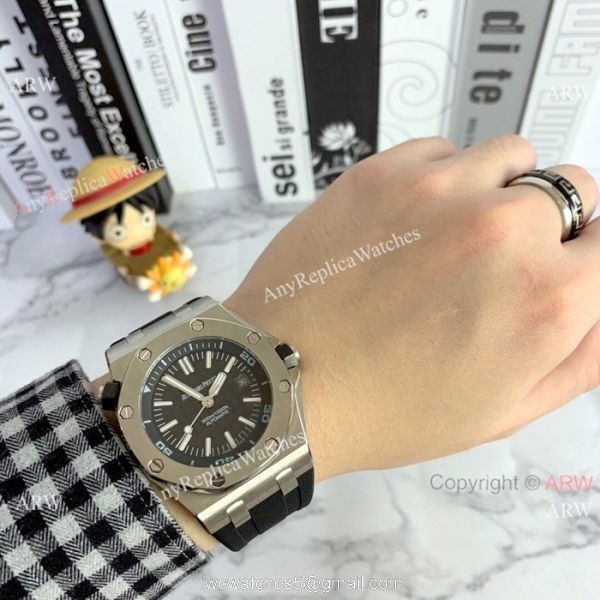 Audemars Piguet Replica Watches Royal Oak Offshore Diver 43mm Watch 2