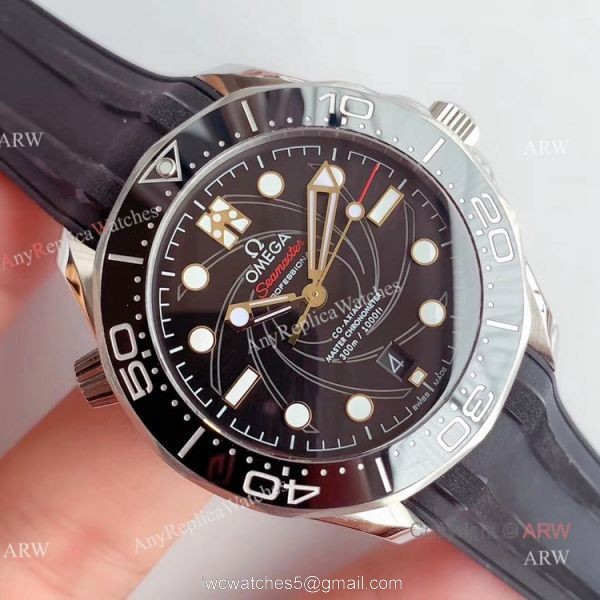 OM Factory Omega Seamaster Diver 300m Black Rubber Strap Omega 007 Replica Watch 2