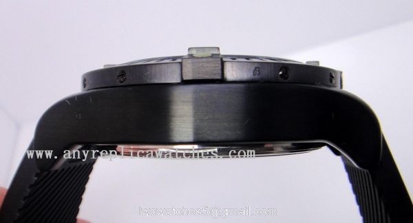 Replica Breitling Super Avenger Black Chronograph Rubber Strap 48mm 3
