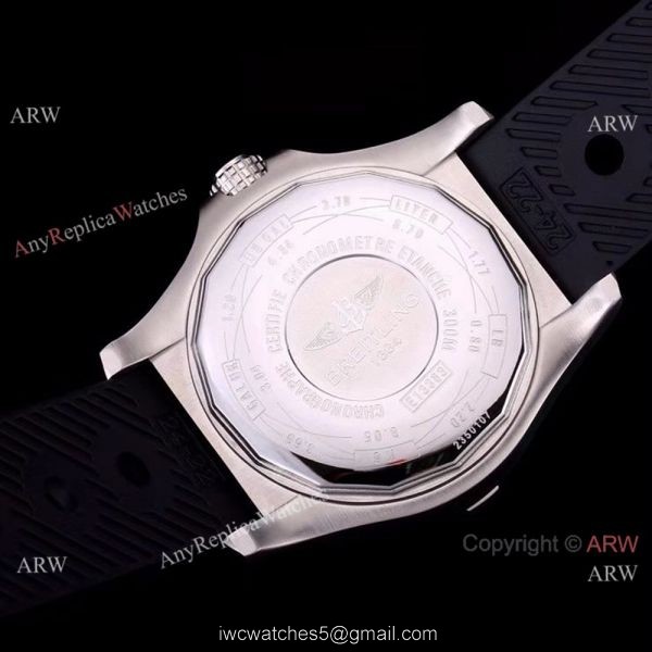 Breitling Avenger II Seawolf Black Dial Black Rubber Band Watch 44mm 3
