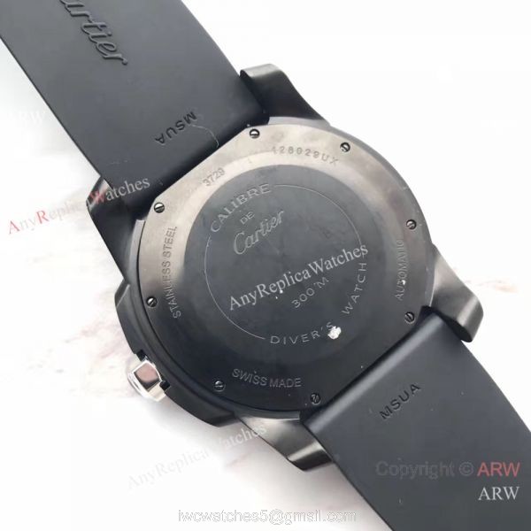 Swiss Replica Calibre De Cartier Diver Black PVD Watch Silver Fluted Bezel 3