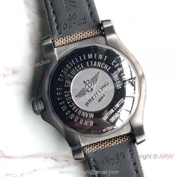 Swiss Breitling Avenger II Seawolf Replica Watch Black Carbon-Fiber Dial 3