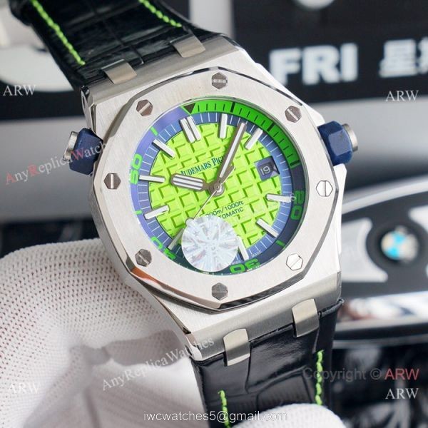 Audemars Royal Oak Offshore Diver Automatic Watches Yellow Dial 3
