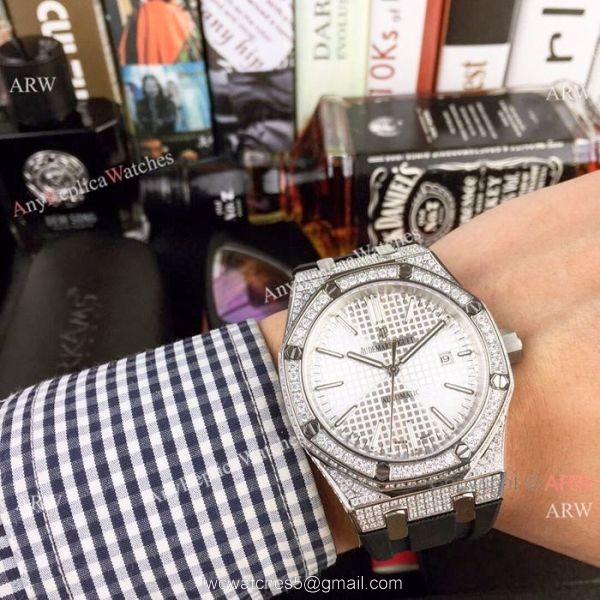 Audemars Piguet Royal Oak Diamond Replica Watches 43mm Black Dial 3