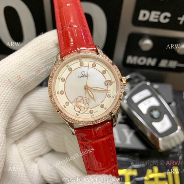 Omega Water Resistant Lady Watches Copy Gold Diamond Case 3