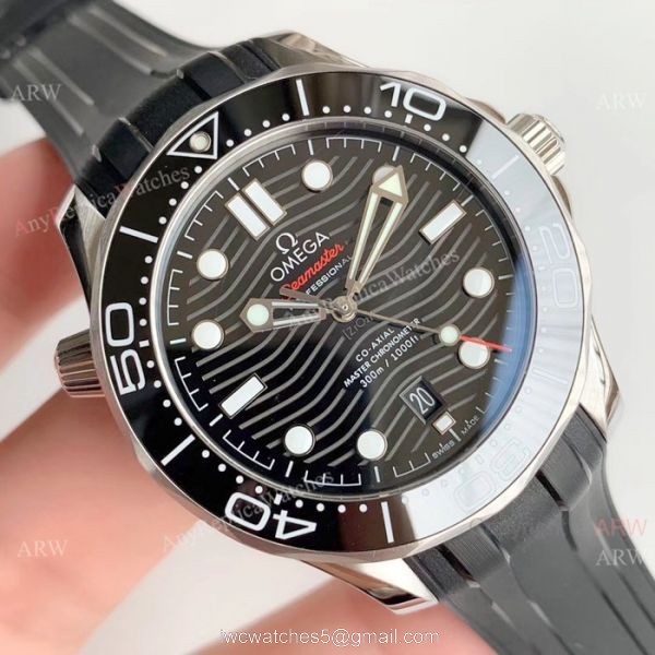 (OM Factory)Omega Seamaster 300 Replica Watch Black Rubber Strap Omega 8800 Movement 3