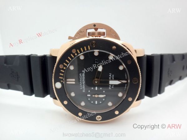 Panerai Submersible Rubber Strap PAM684 Copy Watch Rose Gold Black Bezel 3