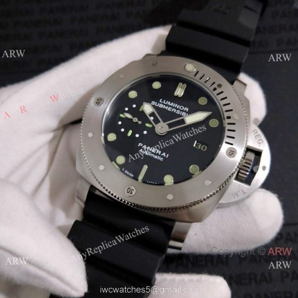 Copy Panerai Submersible Rubber Strap Black Dial PAM305 Men Watch 3