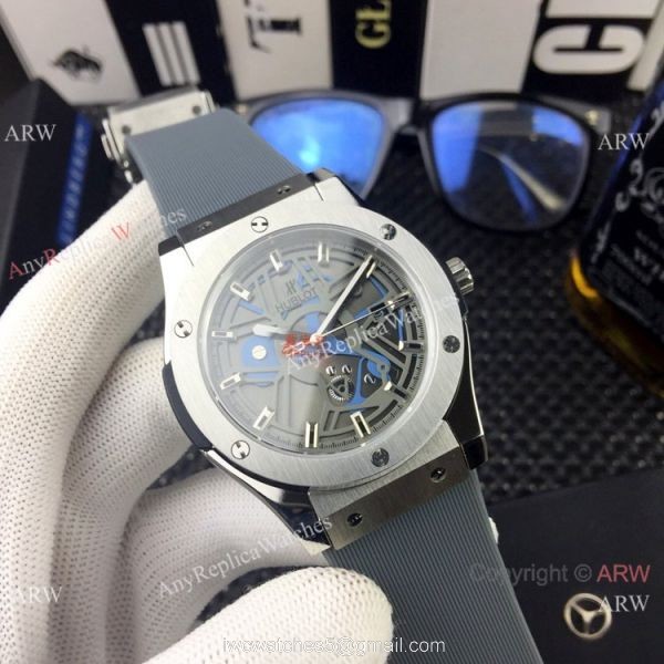 Replica Hublot Classic Fusion 43mm watches Black Bezel Rubber Strap 3