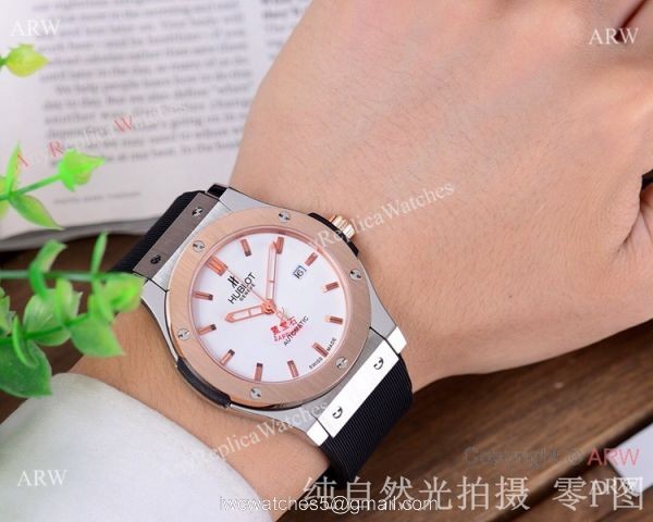 Copy Hublot Classic Fusion 42mm Watch Blue Face Rose Gold 3