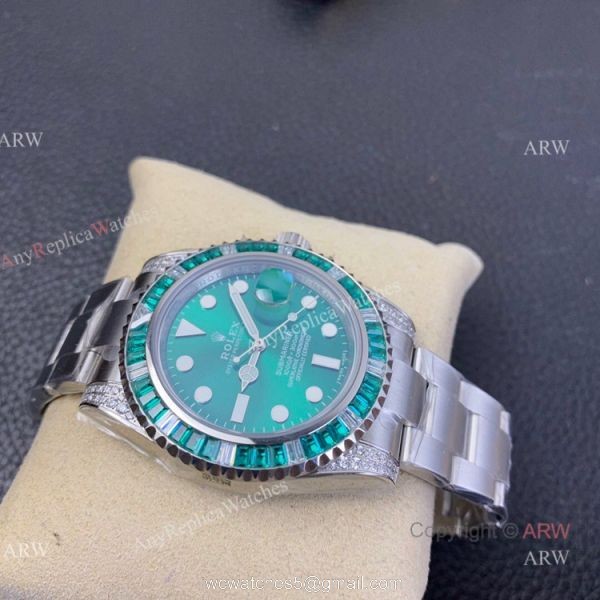 KS Factory Swiss Replica Rolex Submariner Green Dial Sapphire And Diamond Watch 3