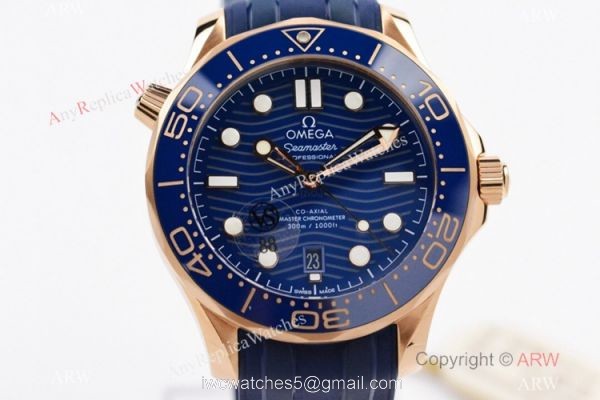 VS AAA Replica Omega Seamaster Diver 300m Watch Rose Gold Rubber Strap 3