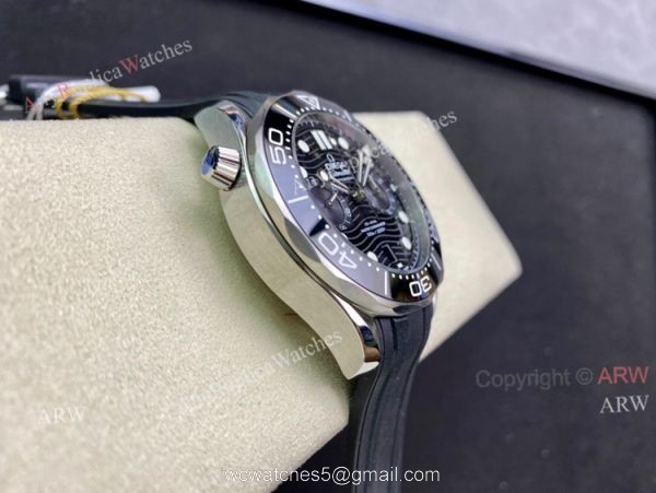 New OM Factory Omega Seamaster Diver 300 Black Dial Black Rubber Strap Replica Watch 44mm 3